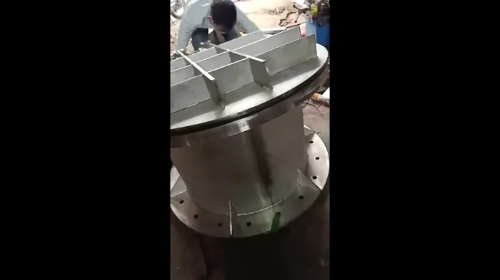 Van cửa lật ngăn triều – Giải pháp bảo vệ vùng ven sông và biển khỏi ảnh hưởng của thủy triều